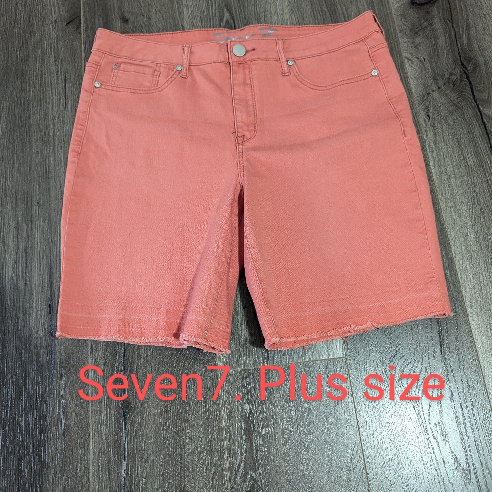 - Seven7 weekend burmuda Shorts. women's. Size 16. EUC. orange, coral. R…